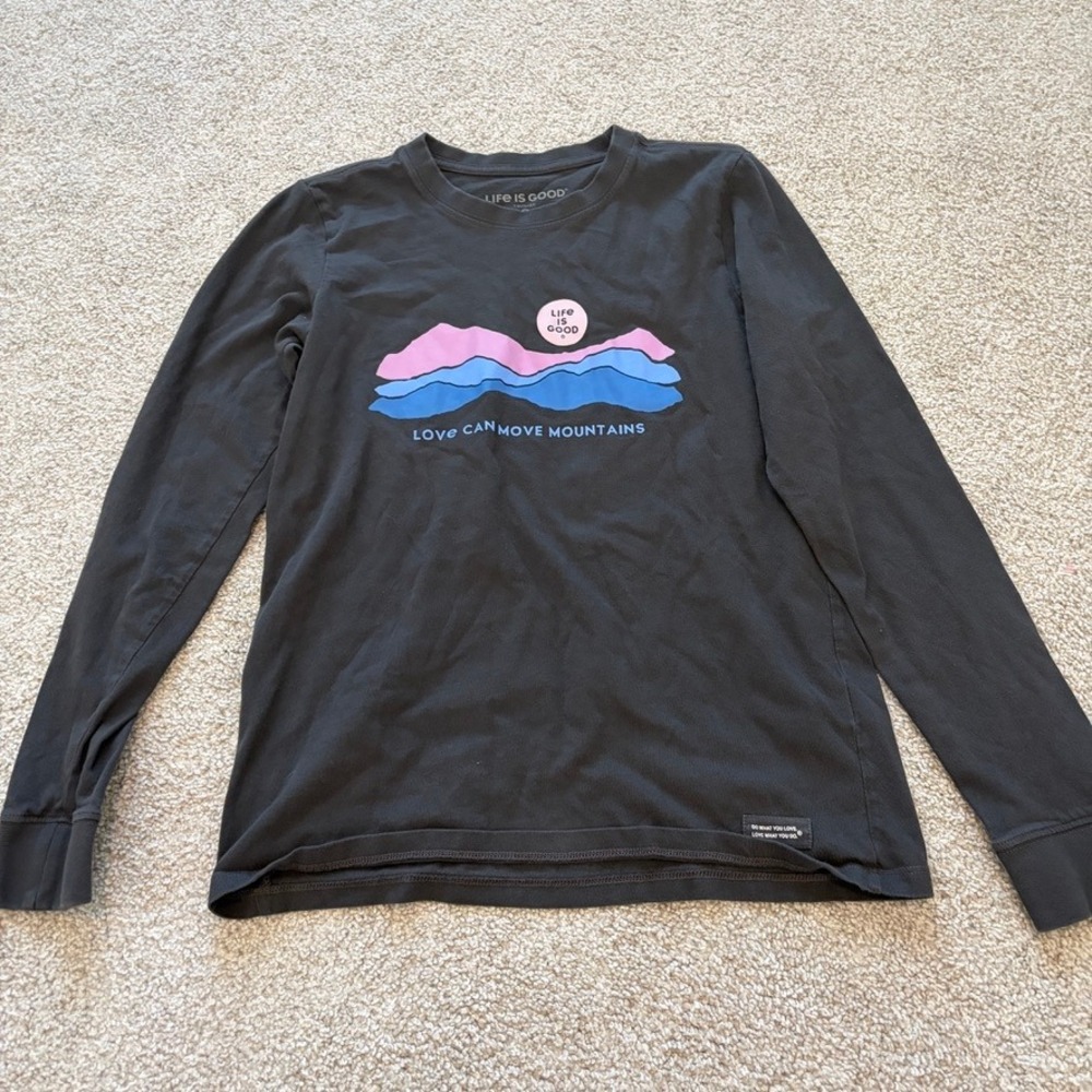 Life Is Good Womens Crusher Long Sleeve Tee Love Can Move Mountains Gray S